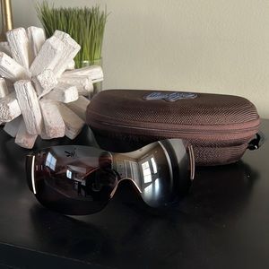 Maui Jim sunglasses. Case included. Please message with any questions.